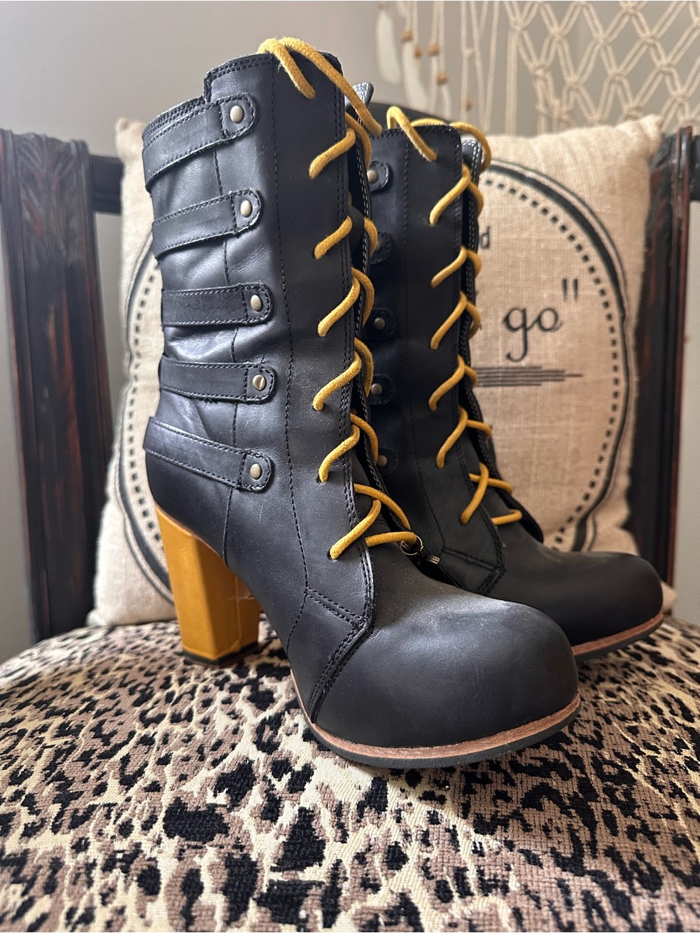 CAT Boutique Collection Leather Black Lace-Up Buckle Heeled Boots Sz 6 - Picture 2 of 2